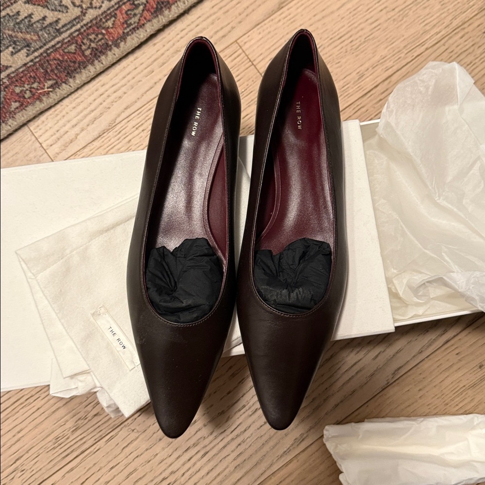 THE ROW BRAND NEW claudette flat